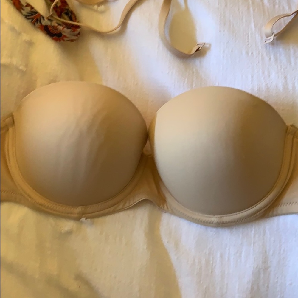 Strapless nude Victoria secret bra size 32D.
